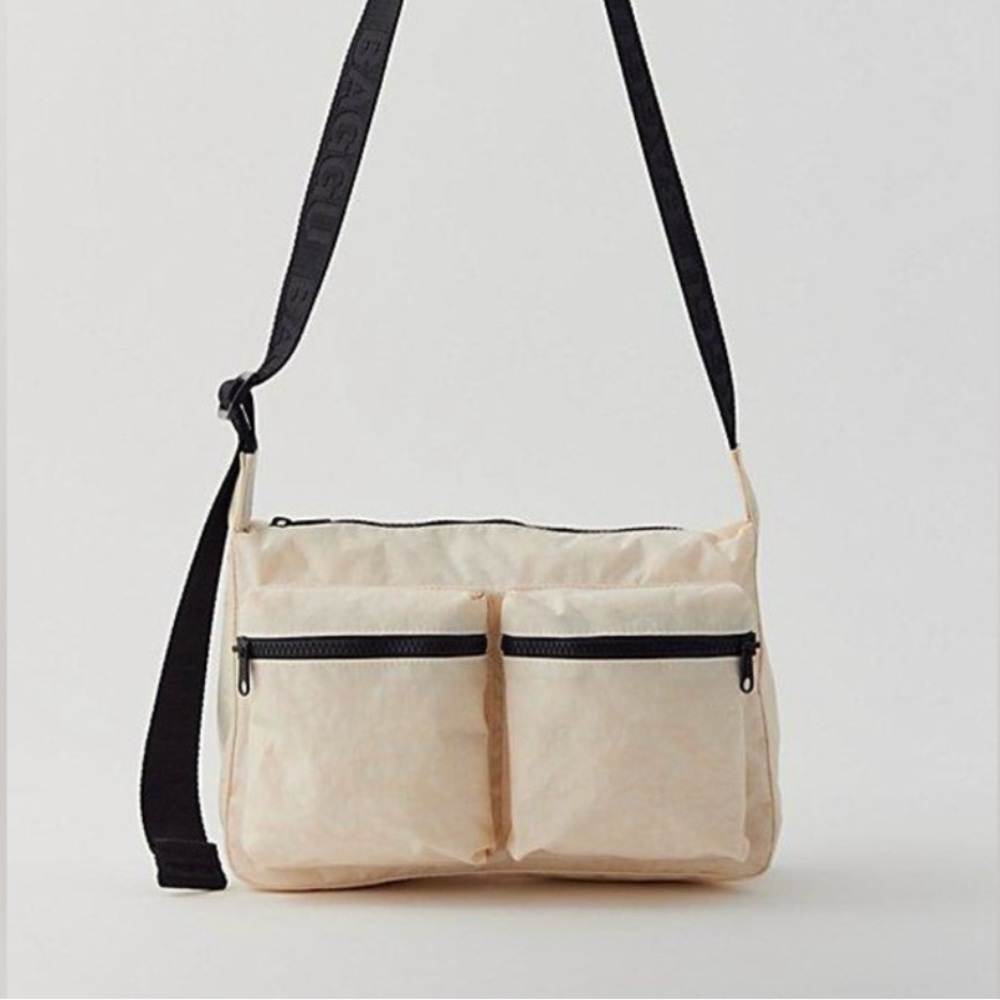 NWT Baggu White Medium Cargo Crossbody